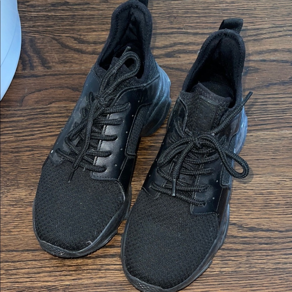 Steve Madden Black Womens Athletic Shoes